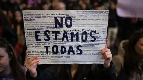 Una pancarta durante la manifestación organizada por el Movimiento Feminista de Madrid por el 8M en 2025 Una pancarta durante la manifestación organizada por el Movimiento Feminista de Madrid por el 8M en 2025