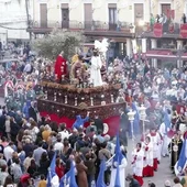 Una procesión de Ciudad Real a su paso por los palcos de la Plaza Mayor Una procesión de Ciudad Real a su paso por los palcos de la Plaza Mayor
