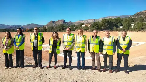 Juanfran Pérez Llorca visita la obra de la Balsa l´Alhambra de Finestrat Juanfran Pérez Llorca visita la obra de la Balsa l´Alhambra de Finestrat