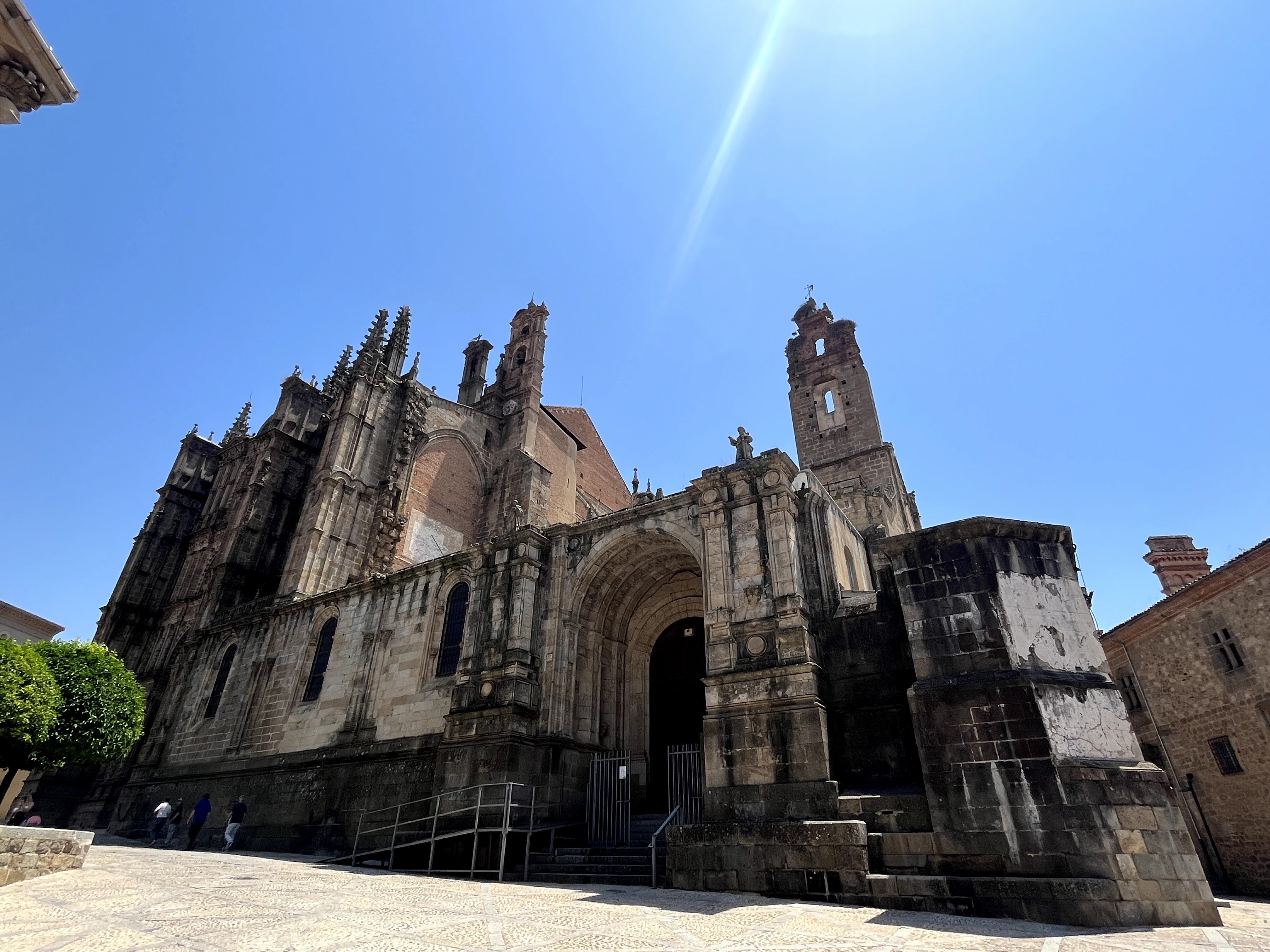 Plasencia, guía completa: murallas, Plaza Mayor y palacios del norte de Cáceres episode artwork
