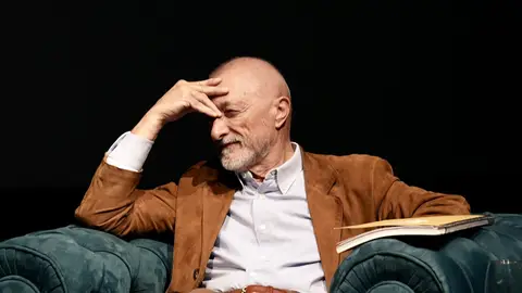 El escritor Arturo Pérez-Reverte durante una comparecencia en rueda de prensa. El escritor Arturo Pérez-Reverte durante una comparecencia en rueda de prensa.