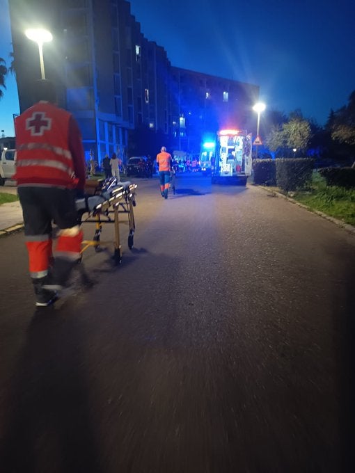 Un incendio, ya extinguido, en la Residencia de La Granadilla de Badajoz se salda con 50 personas atendidas, ninguna de gravedad Un incendio, ya extinguido, en la Residencia de La Granadilla de Badajoz se salda con 50 personas atendidas, ninguna de gravedad