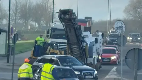 Comienzan las obras de reparación de fochancas en carreteras y viales de Santiago afectados por el mal tiempo Comienzan las obras de reparación de fochancas en carreteras y viales de Santiago afectados por el mal tiempo