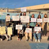 Familias de Alumnos del colegio 'Playas de Orihuela' piden acelerar trámites para que vuelva a funcionar la calefacción después de casi cinco meses 