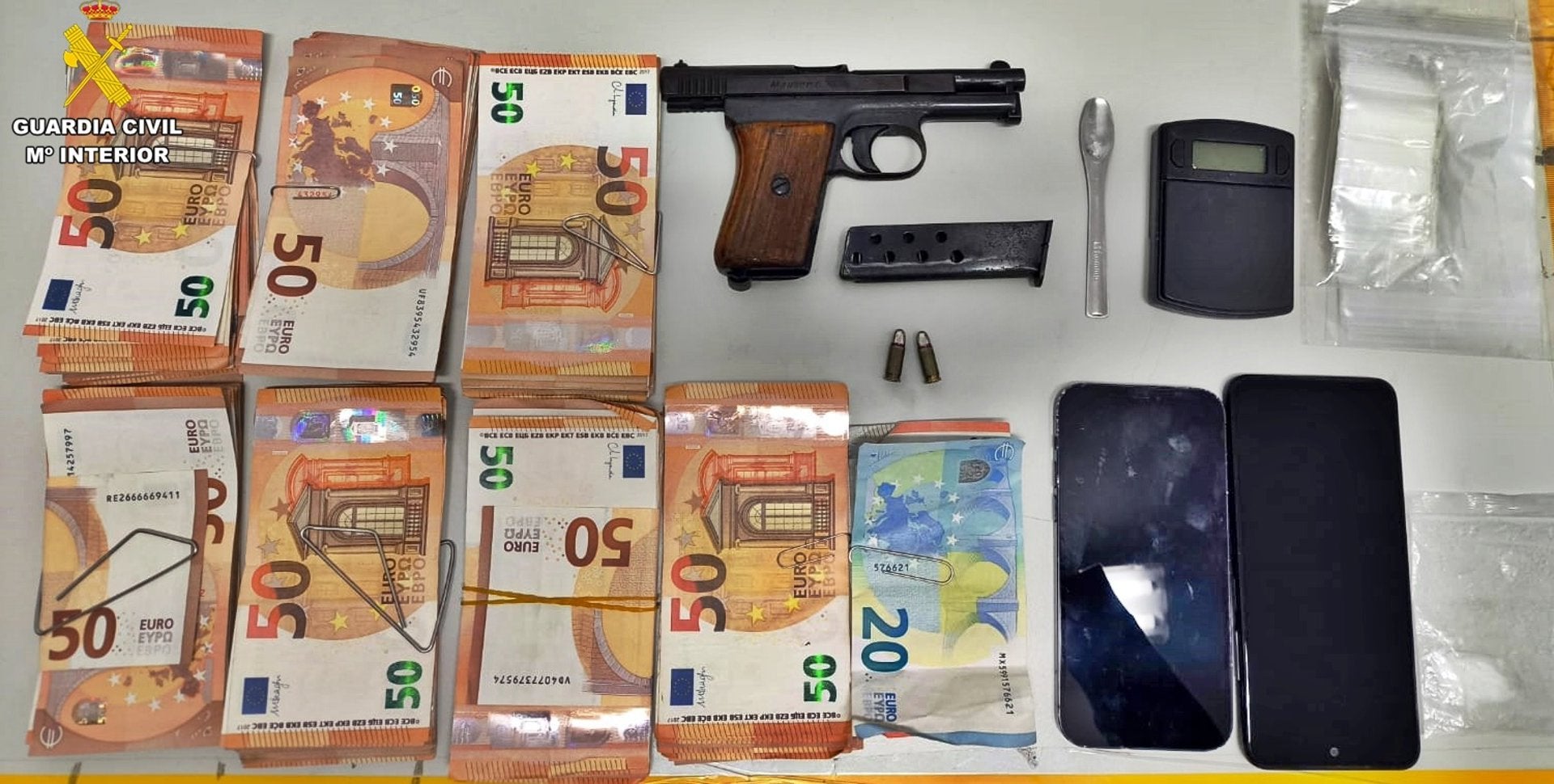 Dos detenidos en Villafranca de los Barros por tráfico de drogas y tenencia ilícita de armas Dos detenidos en Villafranca de los Barros por tráfico de drogas y tenencia ilícita de armas