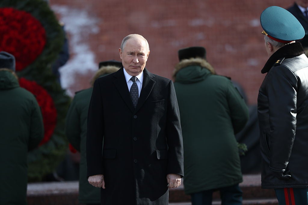 Rusia amenaza a Francia y Reino Unido y les acusa de trabajar para dar a Ucrania una "bomba nuclear" Rusia amenaza a Francia y Reino Unido y les acusa de trabajar para dar a Ucrania una "bomba nuclear"