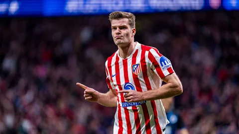 Sorloth celebra uno de sus goles al Brujas
