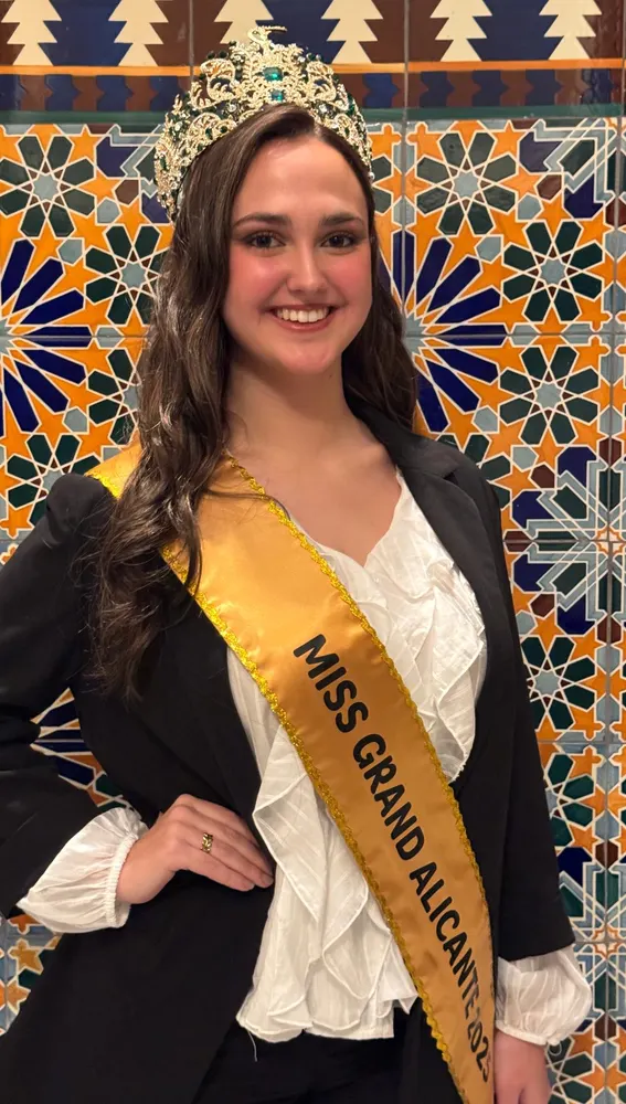 Reyes Giménez, joven de Santa Pola finalista en el certamen de belleza Miss Grand Spain. Reyes Giménez, joven de Santa Pola finalista en el certamen de belleza Miss Grand Spain.