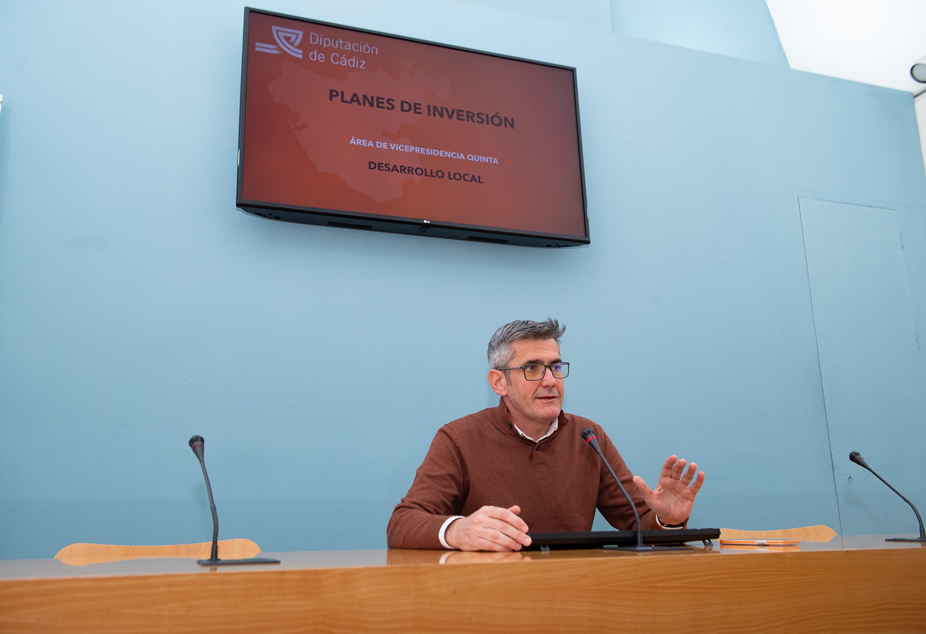 La Diputación de Cádiz pone en marcha dos planes de inversiones para actuaciones de desarrollo local por 18,8 millones de euros La Diputación de Cádiz pone en marcha dos planes de inversiones para actuaciones de desarrollo local por 18,8 millones de euros