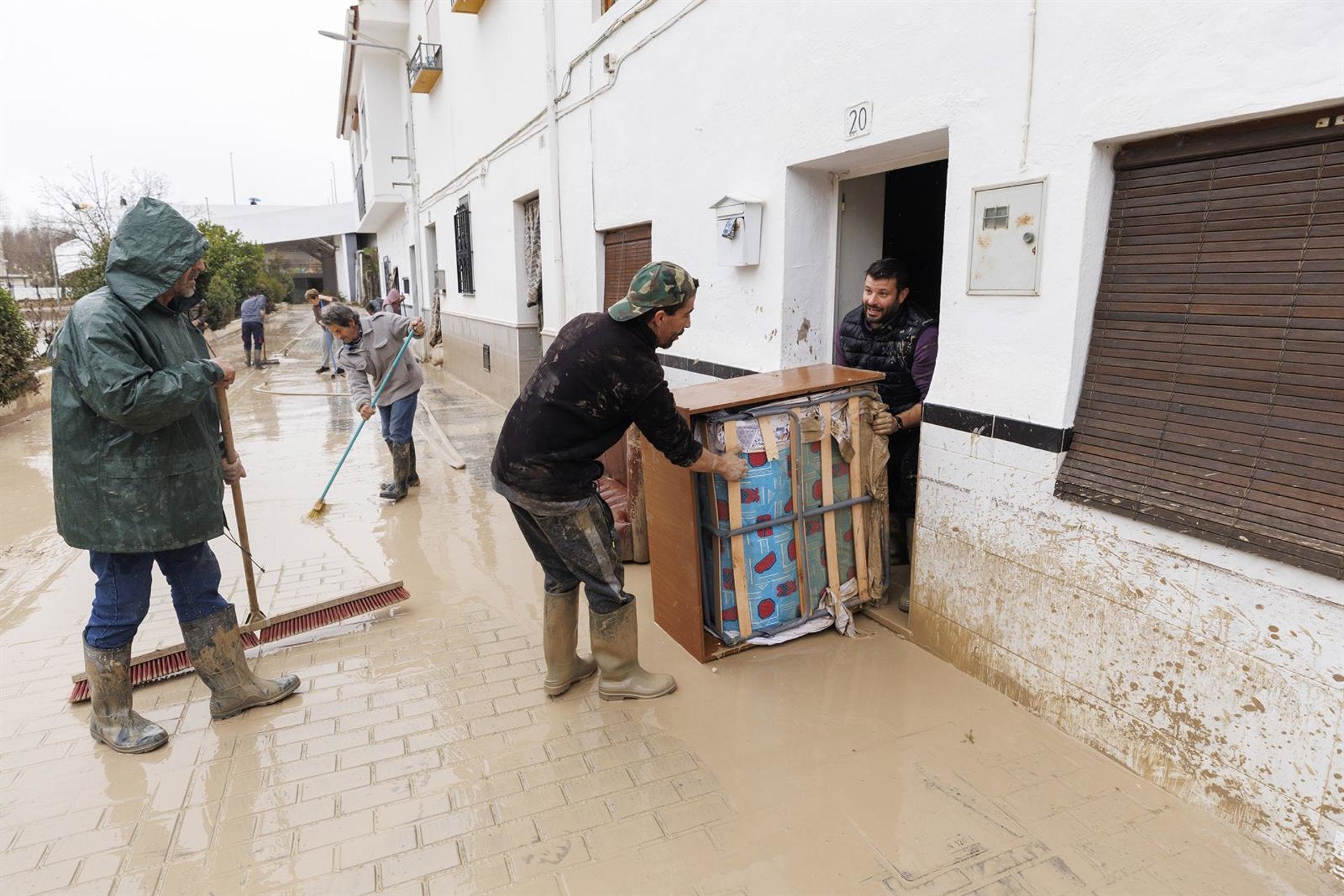 93 personas siguen desalojadas en cinco municipios de Granada por desprendimientos y daños en viviendas 93 personas siguen desalojadas en cinco municipios de Granada por desprendimientos y daños en viviendas