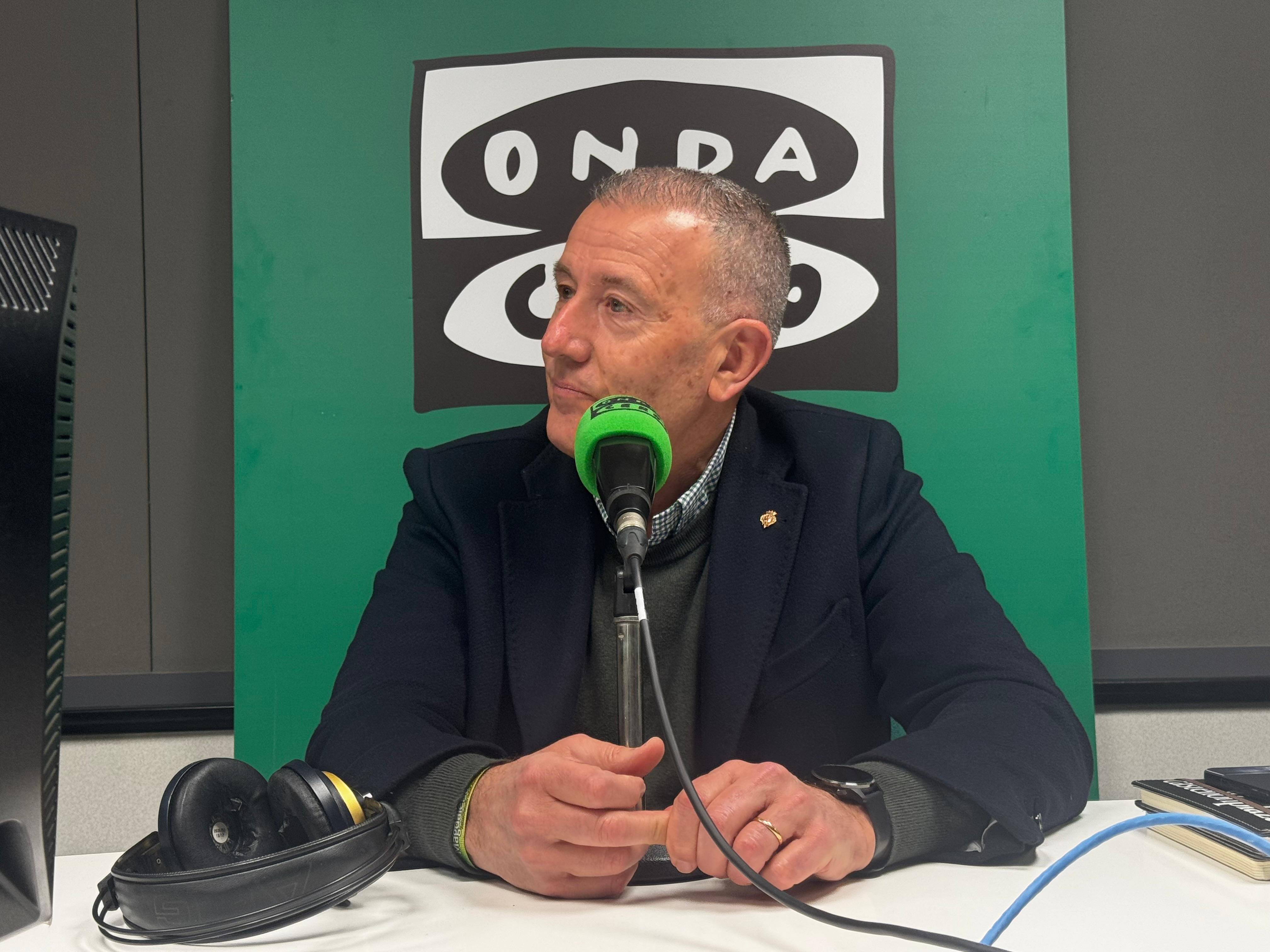 Vicent Sales habla de la actualidad: prohibición del burka, dimisión de Cristian Ramírez y polémica con la canción de Magdalena Vicent Sales habla de la actualidad: prohibición del burka, dimisión de Cristian Ramírez y polémica con la canción de Magdalena