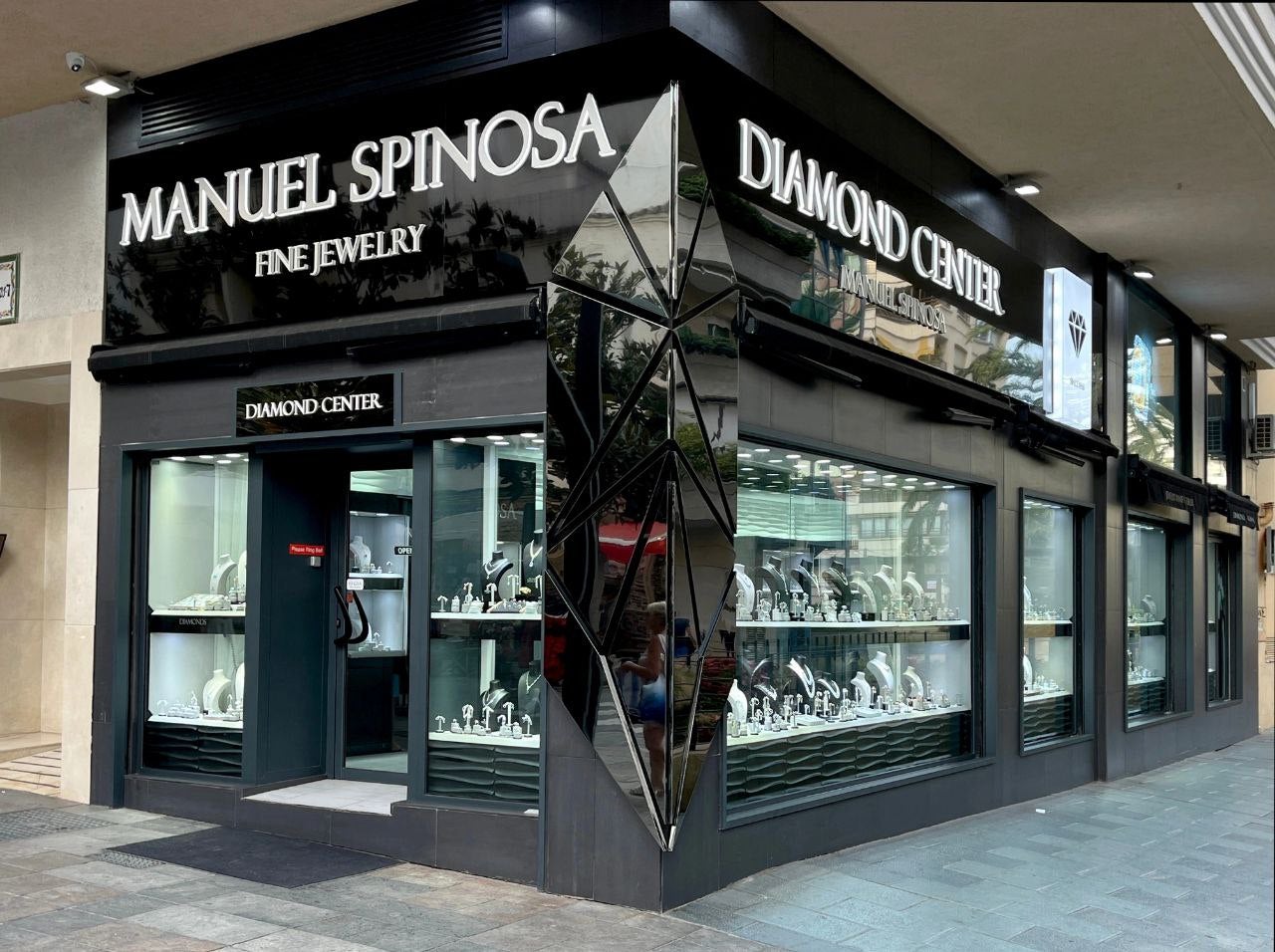 SPINOSA DIAMONDS: El arte de crear el anillo que marcará tu historia para siempre SPINOSA DIAMONDS: El arte de crear el anillo que marcará tu historia para siempre