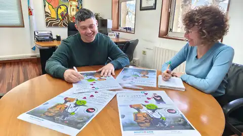 Manu Lourenzo, alcalde Soutomaior A campaña de normalización lingüística 'O Galego dáche un punto' regresa ao concello de Soutomaior