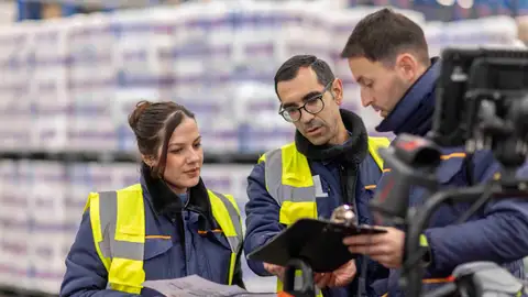 Mercadona destina 1.000 millones a mejorar el poder adquisitivo y la jornada laboral de su plantilla Mercadona destina 1.000 millones a mejorar el poder adquisitivo y la jornada laboral de su plantilla