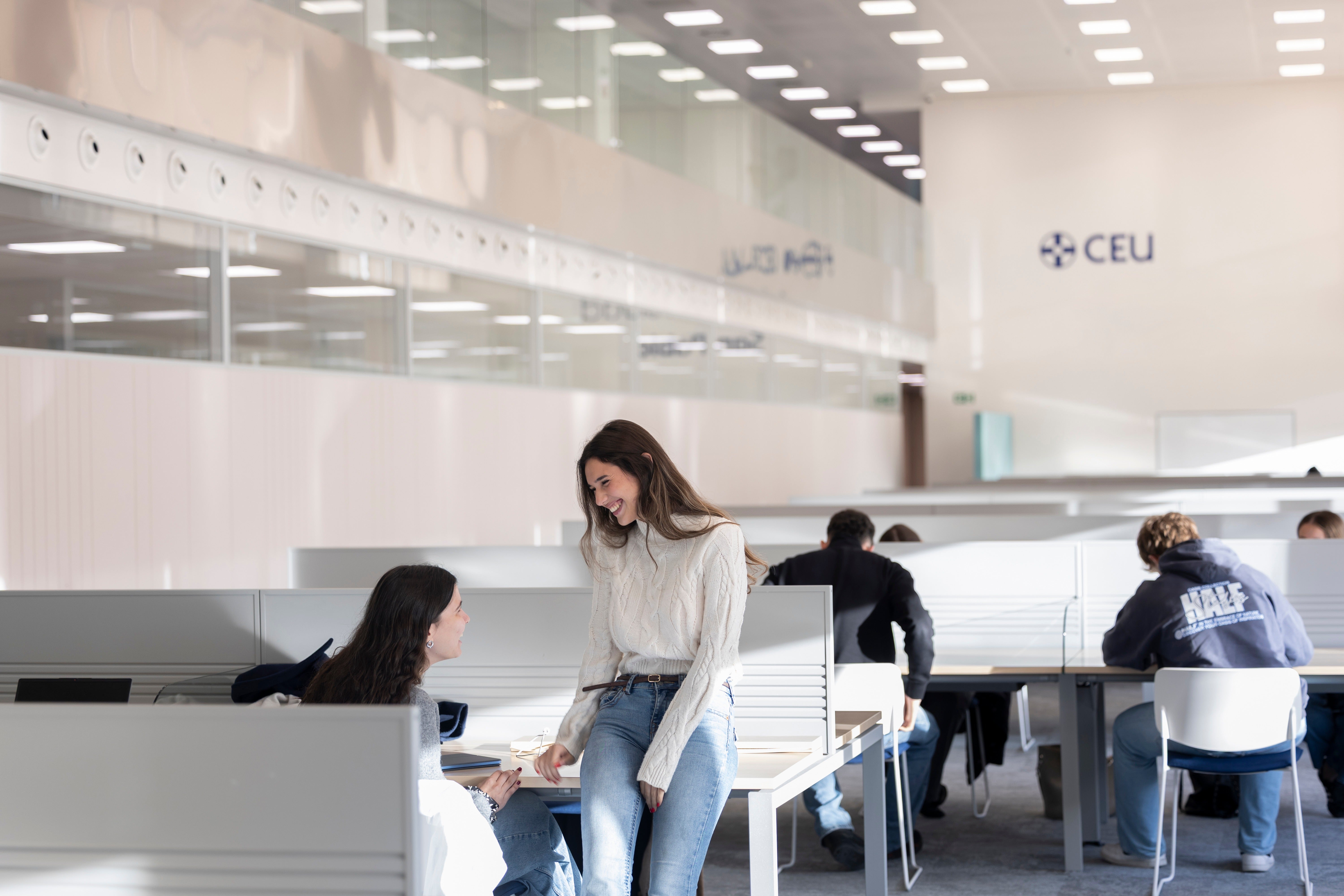 El CEU aumenta sus becas y ayudas un 24%, llegando a los 30 millones de euros El CEU aumenta sus becas y ayudas un 24%, llegando a los 30 millones de euros