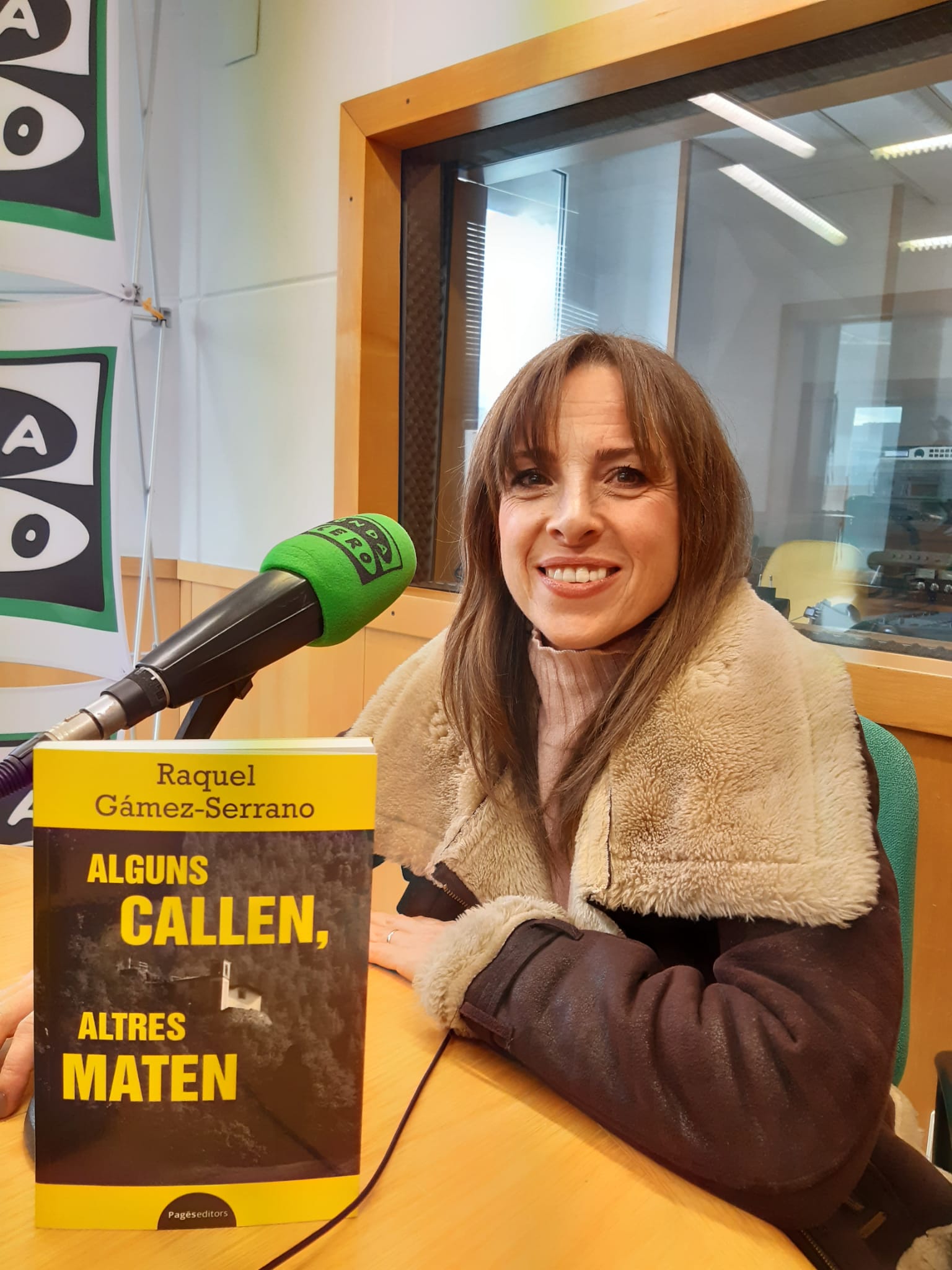 "Alguns callen, altres maten", un assassinat per destapar els secrets d’una comunitat "Alguns callen, altres maten", un assassinat per destapar els secrets d’una comunitat