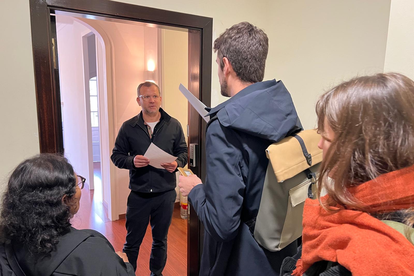 Veïns de dos blocs de Barcelona denuncien un fons inversor per presumptament incomplir el topall de preus Veïns de dos blocs de Barcelona denuncien un fons inversor per presumptament incomplir el topall de preus