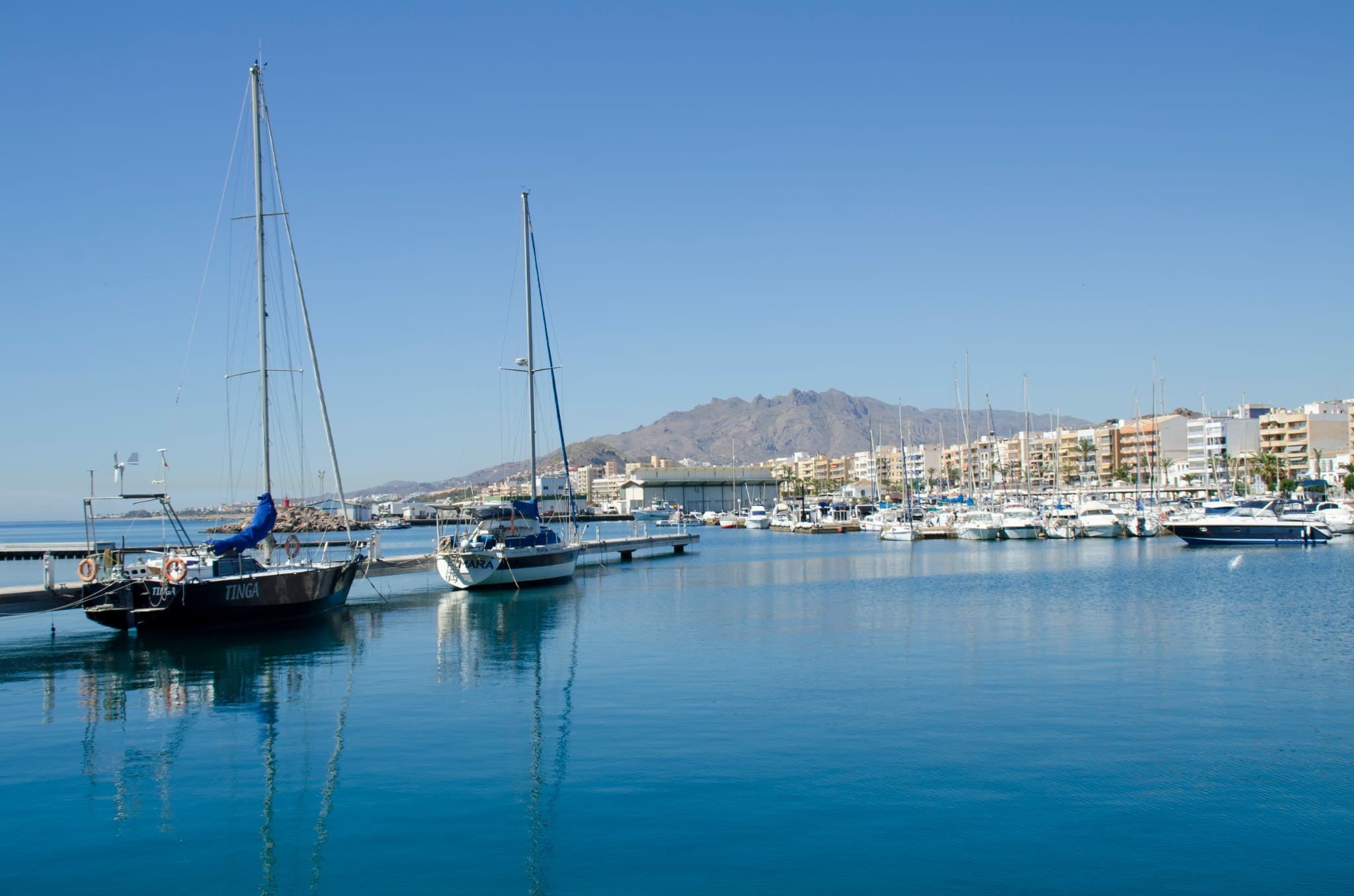 Garrucha, la pequeña gigante de Almería con 120 bares en 8 kilometros cuadrados de pueblo Garrucha, la pequeña gigante de Almería con 120 bares en 8 kilometros cuadrados de pueblo