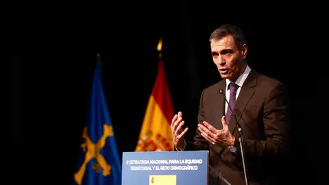 El presidente del Gobierno, Pedro Sánchez, interviene durante el acto de presentación de la II Estrategia Nacional para la Equidad Territorial El presidente del Gobierno, Pedro Sánchez, interviene durante el acto de presentación de la II Estrategia Nacional para la Equidad Territorial