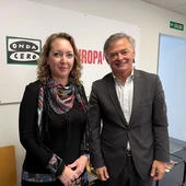 Ramón Vidal, director del Centro de Operaciones de Melià Hotels International de Palma-Marítimo, junto a Elka Dimitrova de Onda Cero Mallorca Ramón Vidal, director del Centro de Operaciones de Melià Hotels International de Palma-Marítimo, junto a Elka Dimitrova de Onda Cero Mallorca