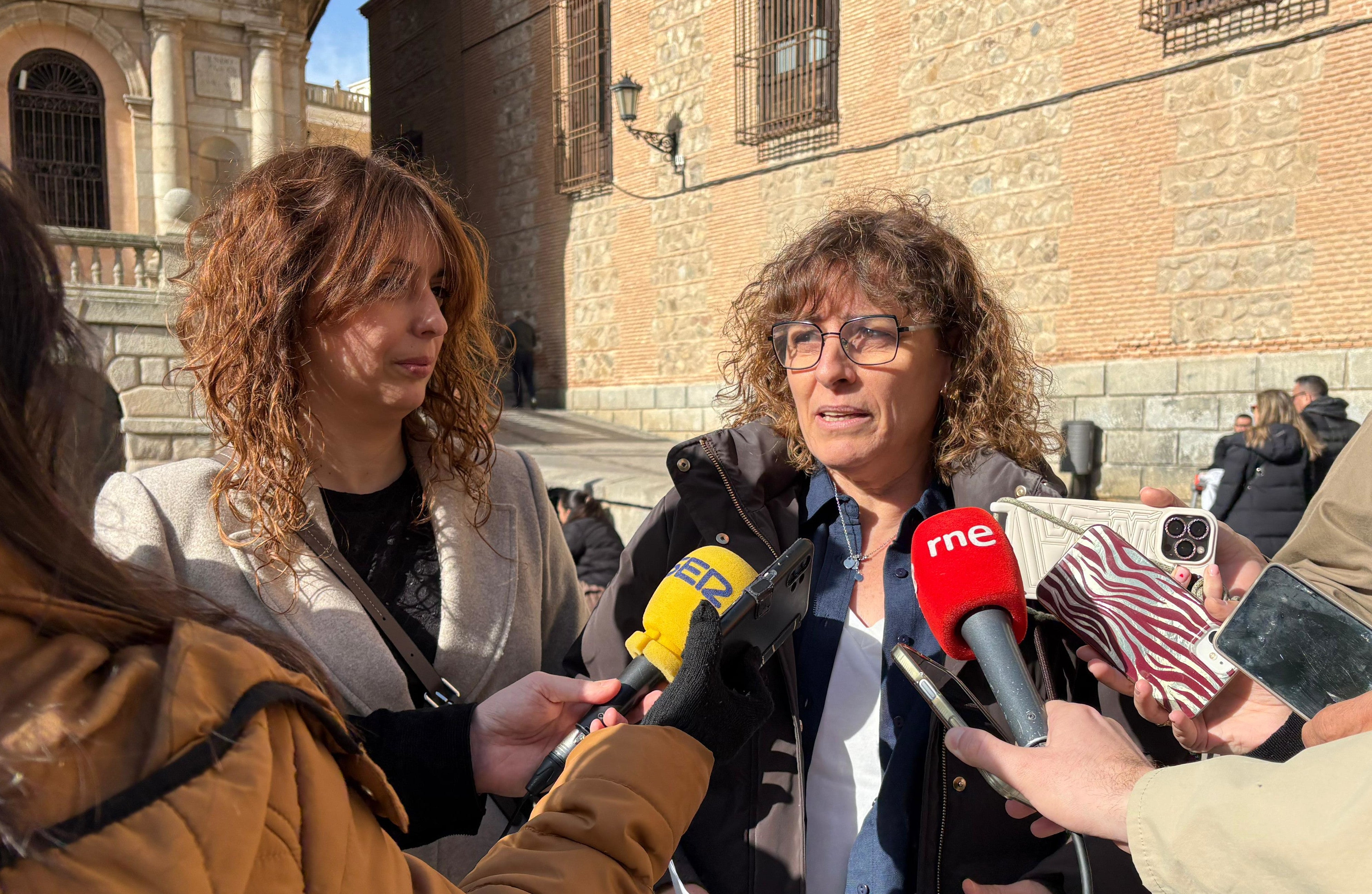 PSOE e IU debatirán una moción con motivo del 8 de marzo este viernes PSOE e IU debatirán una moción con motivo del 8 de marzo este viernes