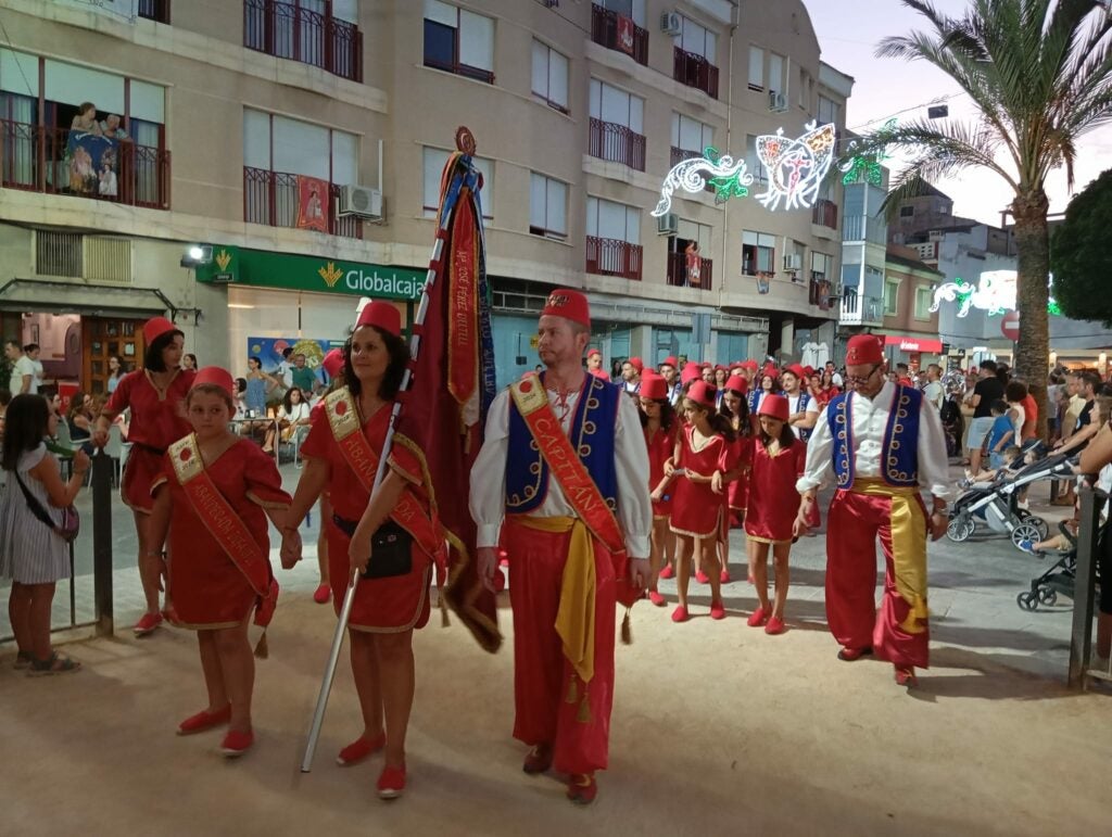 Aspe celebra el Medio Año de Moros y Cristianos con los niños y niñas como protagonistas Aspe celebra el Medio Año de Moros y Cristianos con los niños y niñas como protagonistas