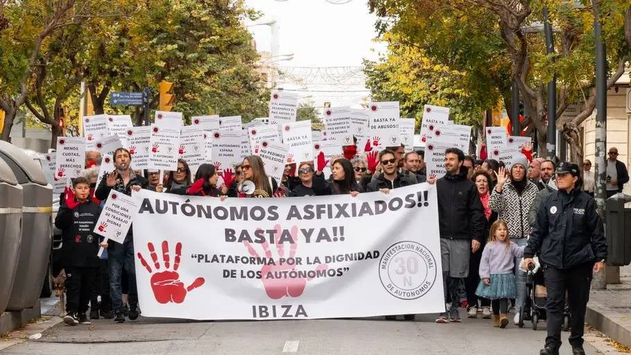Marian Aparicio: “Los autónomos no buscamos beneficios, solo queremos tener derechos como cualquier trabajador” Marian Aparicio: “Los autónomos no buscamos beneficios, solo queremos tener derechos como cualquier trabajador”