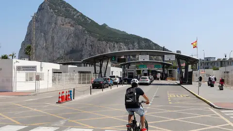 La desaparición de la verja de Gibraltar, una de las consecuencias más visibles que tendrá el acuerdo La desaparición de la verja de Gibraltar, una de las consecuencias más visibles que tendrá el acuerdo/ EFE/A. Carrasco Ragel