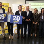 Presentación de la programación de verano de Ryanair en el aeropuerto Alicante-Elche.