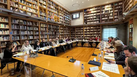 Aprobada la suspensión cautelar de las licencias para implantar nuevos usos de alojamiento en edificios exclusivos en fincas residenciales Aprobada la suspensión cautelar de las licencias para implantar nuevos usos de alojamiento en edificios exclusivos en fincas residenciales