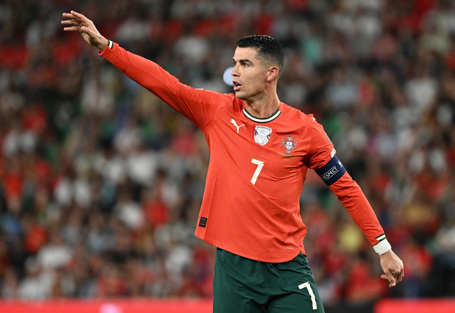 Cristiano Ronaldo compra el 25% de la UD Almería y entra en el accionariado rojiblanco Cristiano Ronaldo compra el 25% de la UD Almería y entra en el accionariado rojiblanco