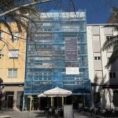 Obras de rehabilitación de un edificio en Elche.