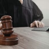 Condenados a 14 años de prisión a dos jóvenes por violar simultáneamente a una chica privada de sentido en Bilbao