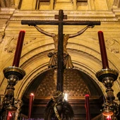 Crucificado de la Redención haciendo estación de penitencia en la Santa Iglesia Catedral Crucificado de la Redención haciendo estación de penitencia en la Santa Iglesia Catedral