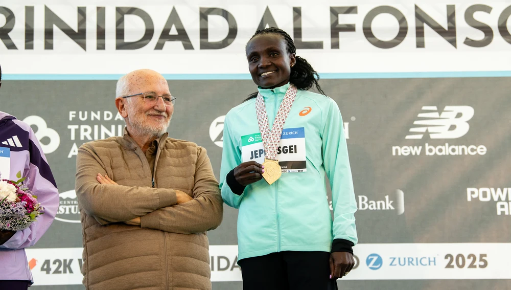 Juan Roig en la entrega de medallas del Maratón de Valencia Juan Roig en la entrega de medallas del Maratón de Valencia