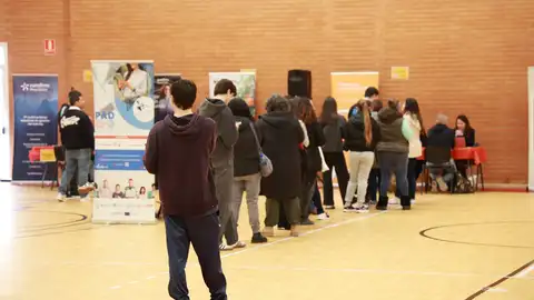 La Feria de Ocupación de Cullera conecta 40 empresas con 340 personas que buscan trabajo La Feria de Ocupación de Cullera conecta 40 empresas con 340 personas que buscan trabajo