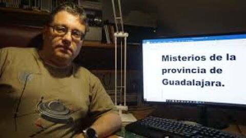 &Aacute;ngel Arroyo. Escritor.