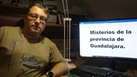 Ángel Arroyo. Escritor. Ángel Arroyo. Escritor.
