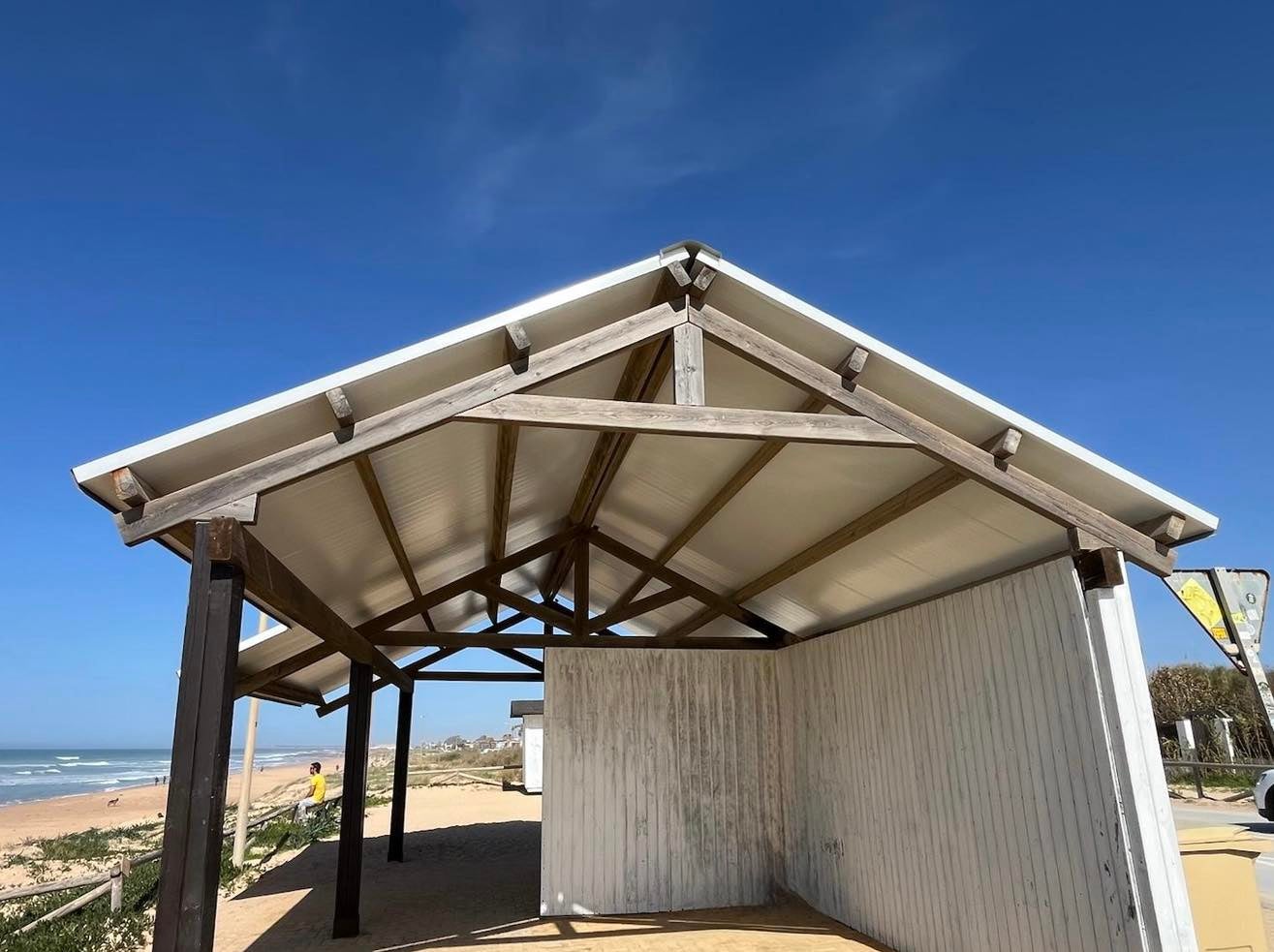 El Ayuntamiento de Vejer instala nuevos equipamientos para la playa de El Palmar El Ayuntamiento de Vejer instala nuevos equipamientos para la playa de El Palmar