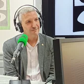 Eduard Sanz García, alcalde d'Esplugues de Llobregat, als estudis d'Onda Cero Barcelona Eduard Sanz García, alcalde d'Esplugues de Llobregat, als estudis d'Onda Cero Barcelona