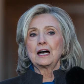 Hillary Clinton comparece ante los medios de comunicación Hillary Clinton comparece ante los medios de comunicación