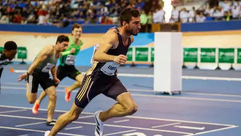 El atleta Quique Llopis en una prueba celebrada este en el Velódromo Luis Puig El atleta Quique Llopis en una prueba celebrada este en el Velódromo Luis Puig