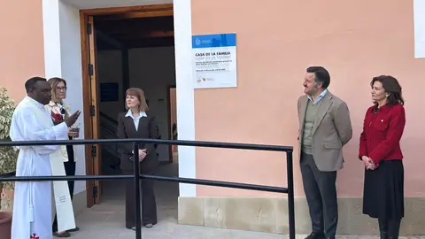 Inaguración de la Casa de la Familia creada por el Ayuntamiento de Elche. Inaguración de la Casa de la Familia creada por el Ayuntamiento de Elche.