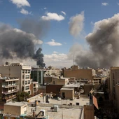 Varias columnas de humo tras un bombardeo en Teherán (Irán) Varias columnas de humo tras un bombardeo en Teherán (Irán)