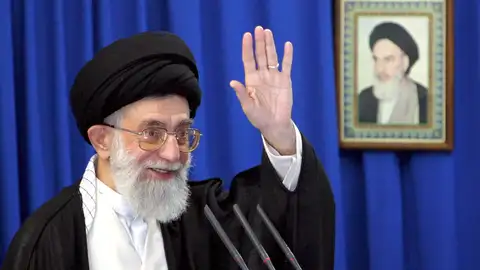 otografía de archivo del 19 de agosto de 2026 del líder supremo de la Revolución iraní, el ayatolá Ali Jamenei, en Teherán (Irán). otografía de archivo del 19 de agosto de 2026 del líder supremo de la Revolución iraní, el ayatolá Ali Jamenei, en Teherán (Irán).