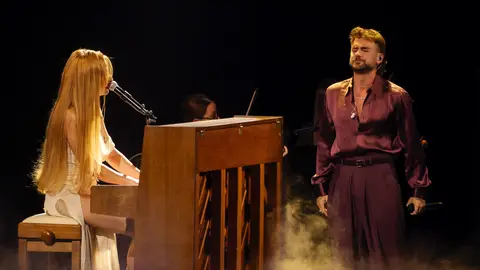 Dani Fernández y Belén Aguilera, durante su actuación en los Premios Goya 2026 Dani Fernández y Belén Aguilera, durante su actuación en los Premios Goya 2026