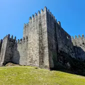 Castillo de Guimaraes Castillo de Guimaraes