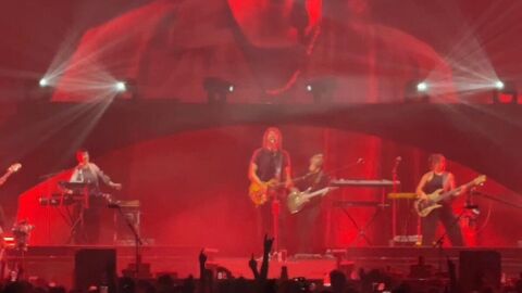 Mikel Izal se despide a lo grande convirtiendo el Movistar Arena de Madrid