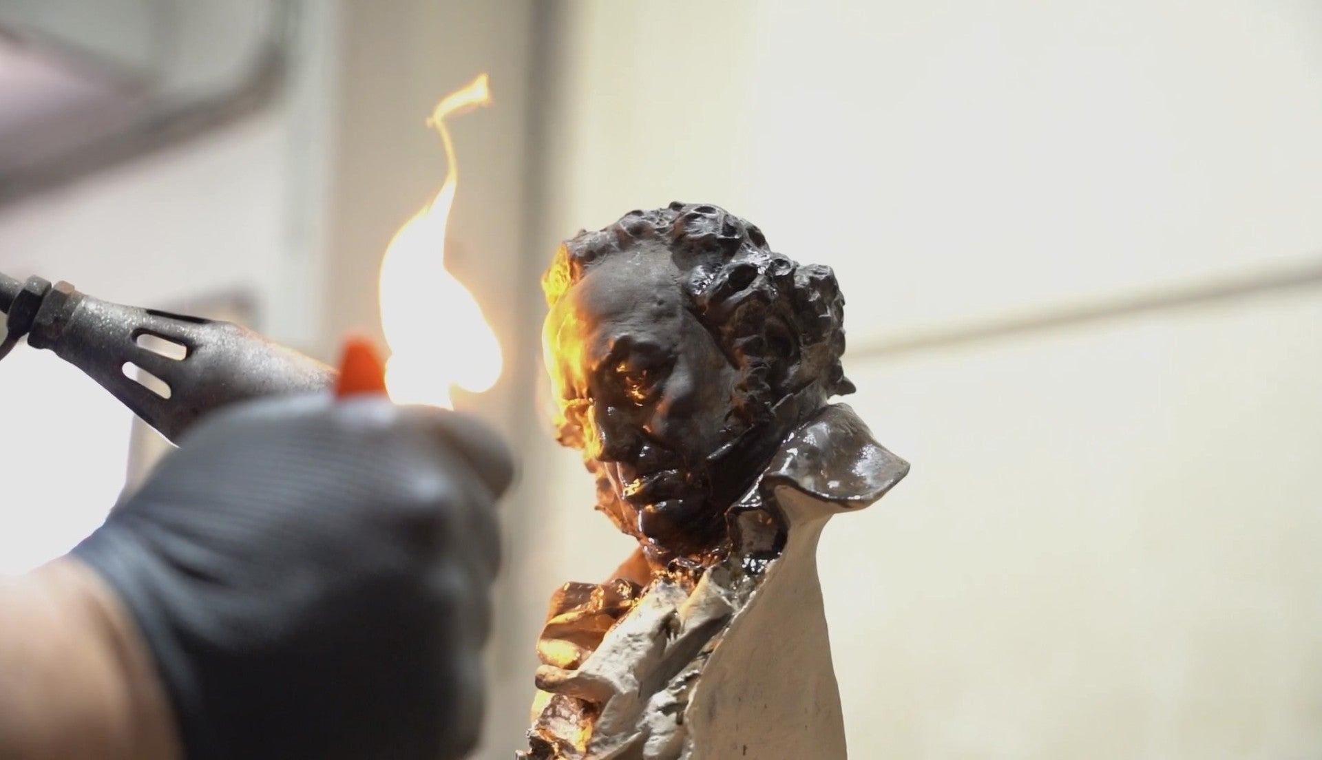 Así se hace un Goya: el vídeo del proceso artesanal que da vida a los famosos "cabezones" Así se hace un Goya: el vídeo del proceso artesanal que da vida a los famosos "cabezones"