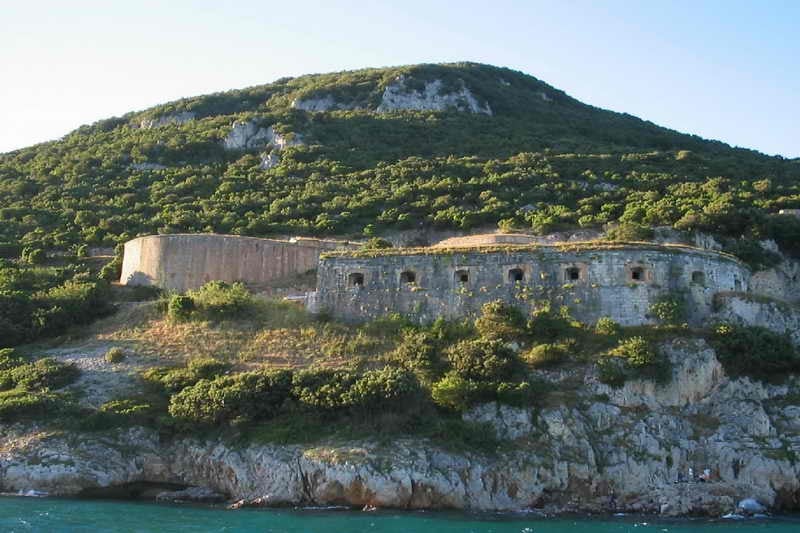 Rescatados dos senderistas perdidos anoche en el monte Buciero de Santoña Rescatados dos senderistas perdidos anoche en el monte Buciero de Santoña